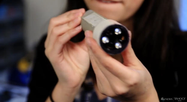 Canadian Teen Invents Thermoelectric Flashlight - Powered By Hand Heat
